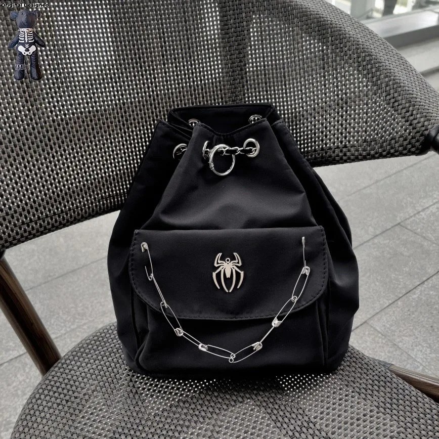 Mochila de nylon com corrente para mulheres e meninas, bolsa de ombro, grande capacidade, com design aranha, y2k