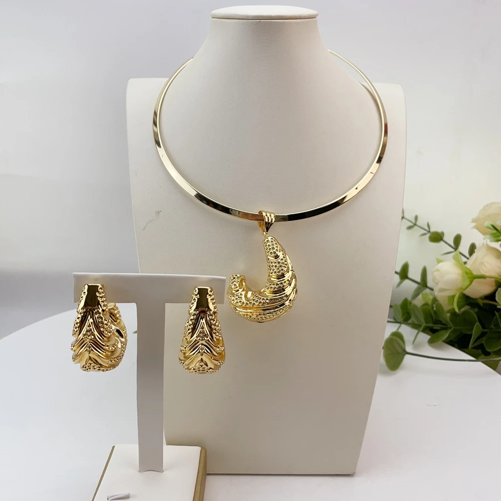 

Dubai Jewelry Set Irregular Design Hoop Earrings and Pendant 2PCS Set for Weddings Bridal Necklace Earrings Accessory FHK28800
