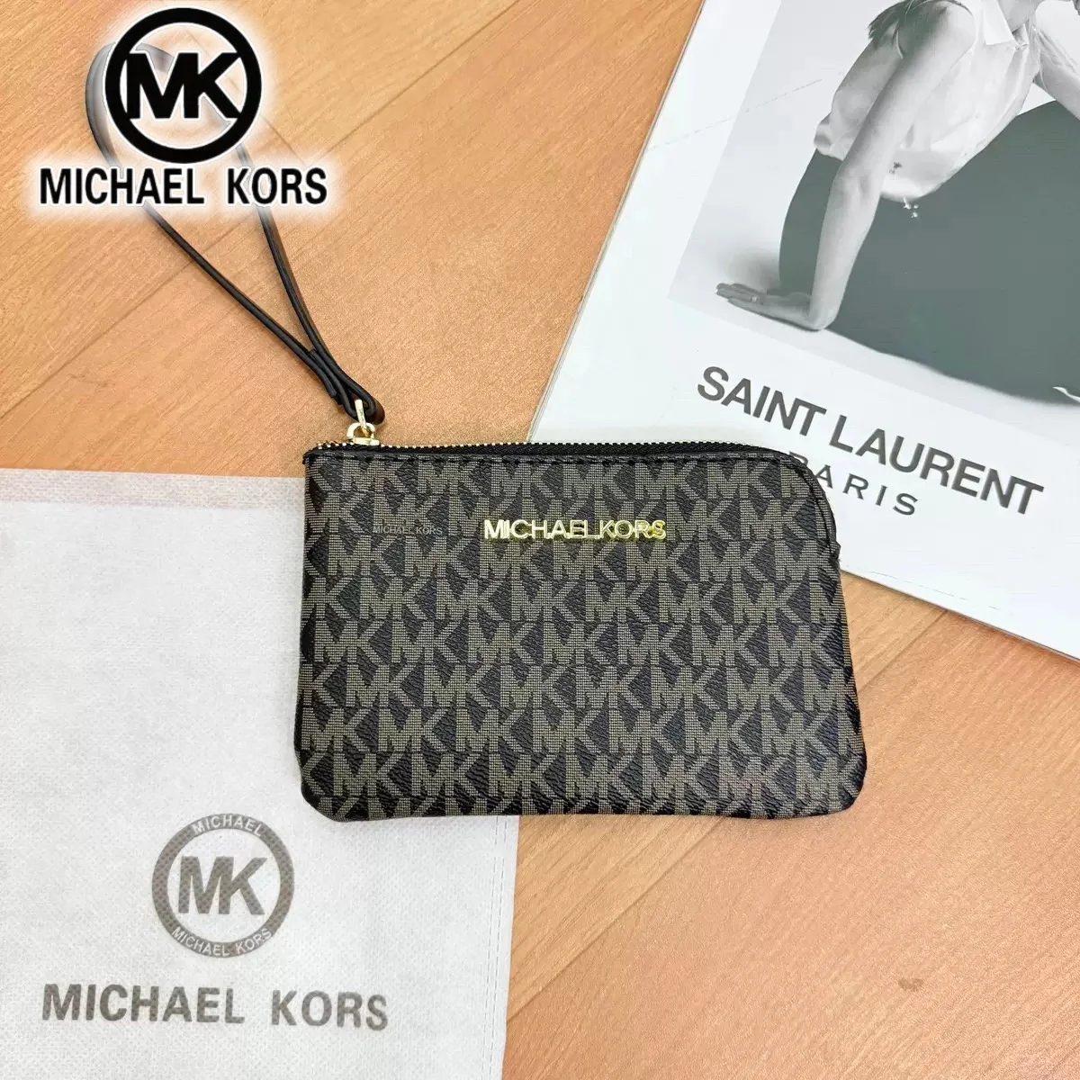 MICHAEL KORS Women's Fashion and Leisure Multi functional Zipper Handheld Small Wallet MK Small Commuter Bag