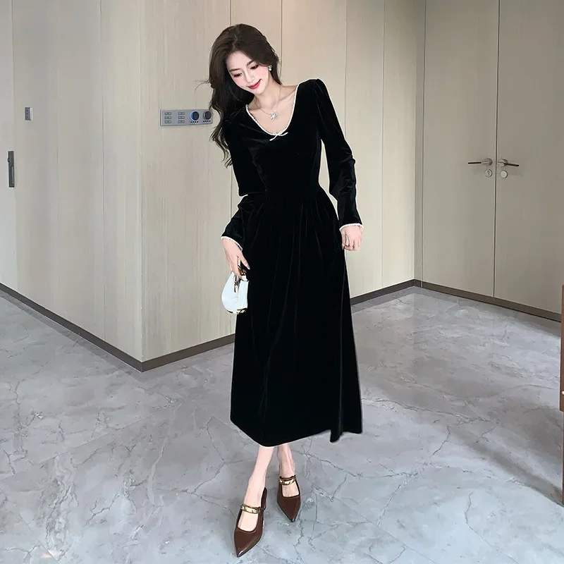 Elegant French Style Velvet Pearl Bow Dress 2024 Autumn New Socialite Slimming Large Skirt Women's Fashionable Slimming Bow Dres