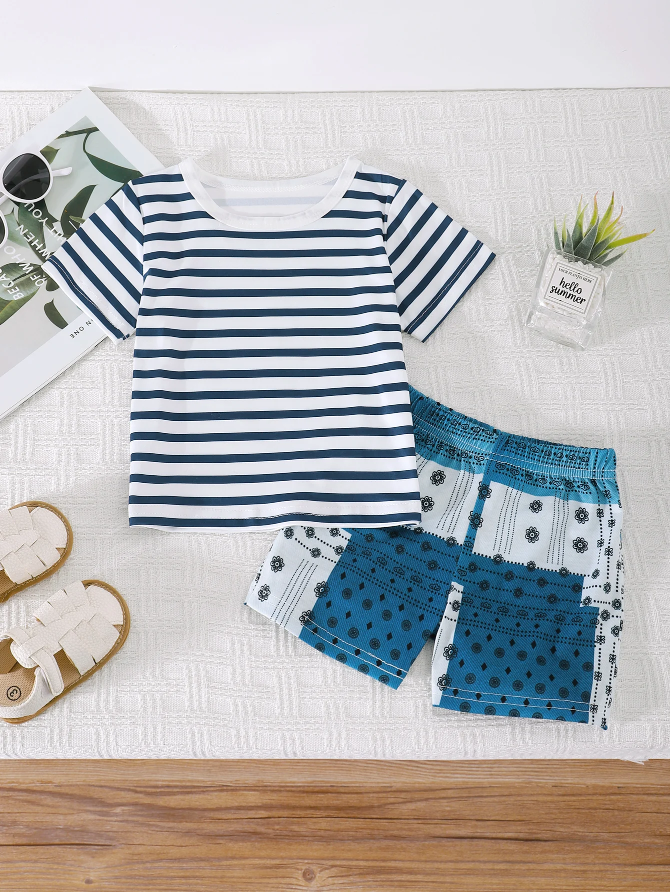 Summer  2-7 Years Old  Cool Girls  Striped  Short  Sleeved Top  And  Printed Shorts  Casual  2-Piece  Set