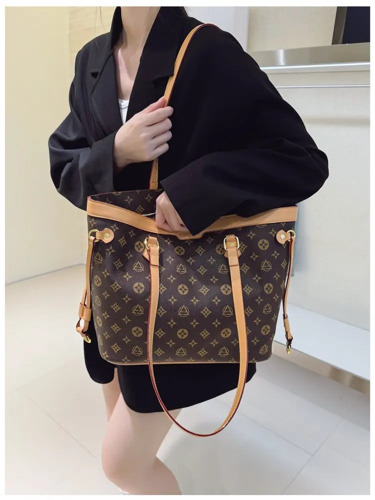 

Women's Handbag Made Of Dahlia-Patterned Leather Boasting High-End Paris Commuter Lasting Cozy Style​