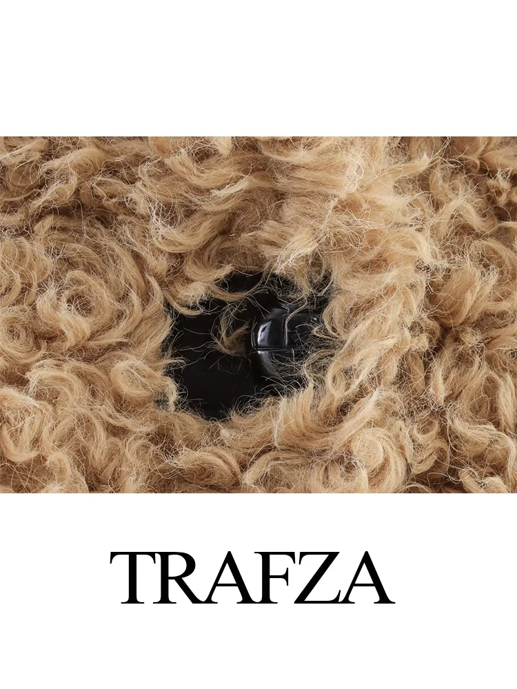 HH Women Winter Fashion Lapel Fur Integrated Lamb Fur Short Jacket Female Chic Temperament Casual Pocket Decorated Warm Coat