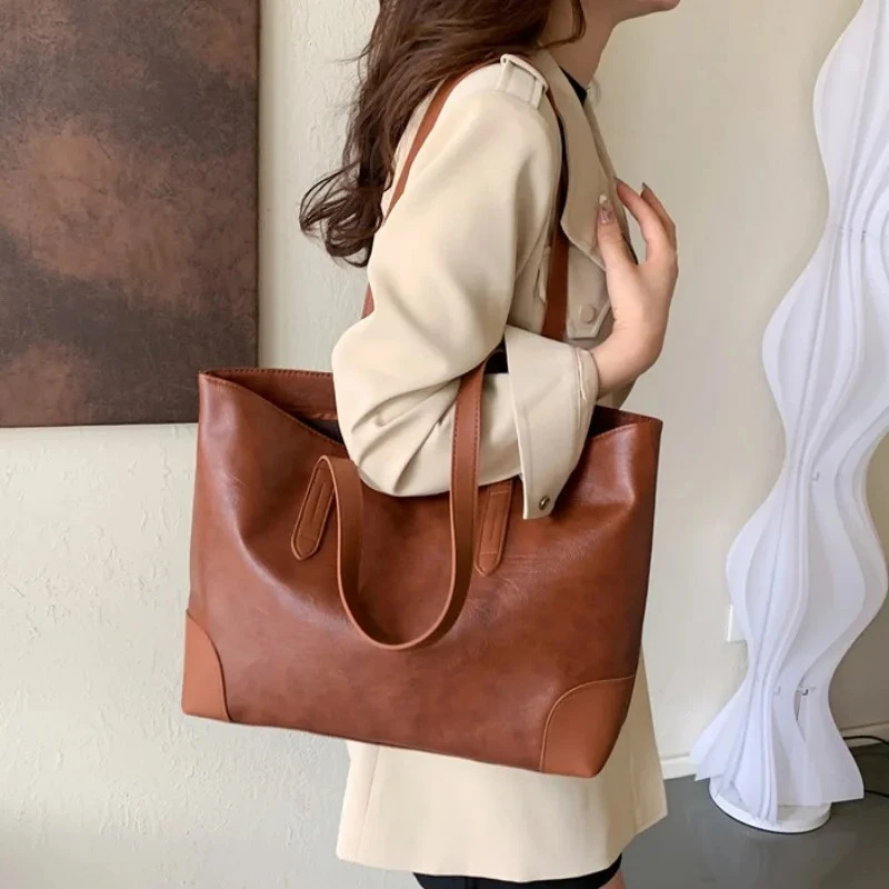 

Vintage Large Capacity Tote Bag for Women New Color Blocked PU Handbag Designer Multifunctional Stitching Commuting Shoulder Bag