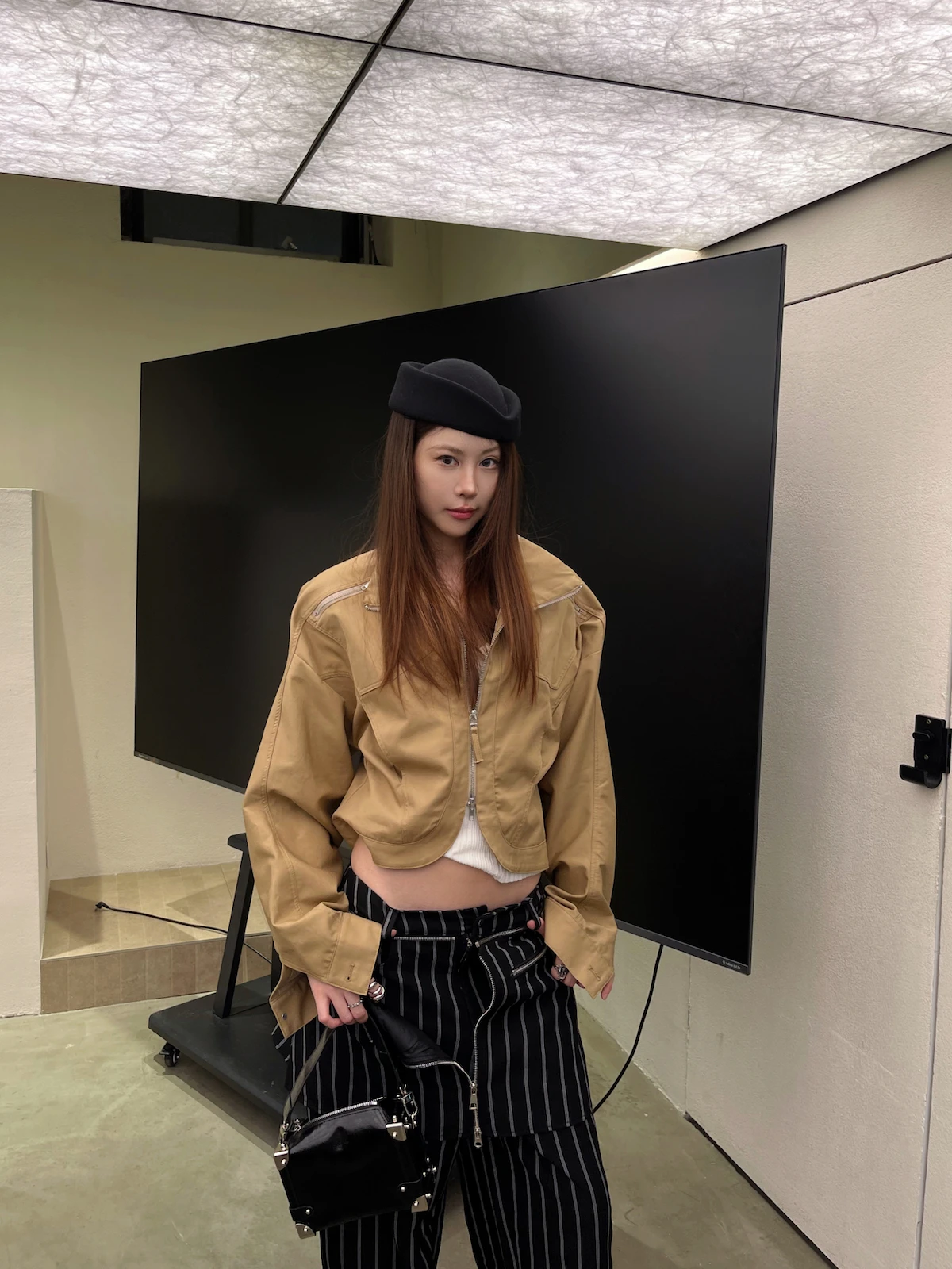 

Женская повседневная куртка-пальто Sermeet в стиле ретро с воротником-стойкой, свободного кроя, цвета хаки, с молнией и оригинальным дизайном рукавов, для повседневной носки