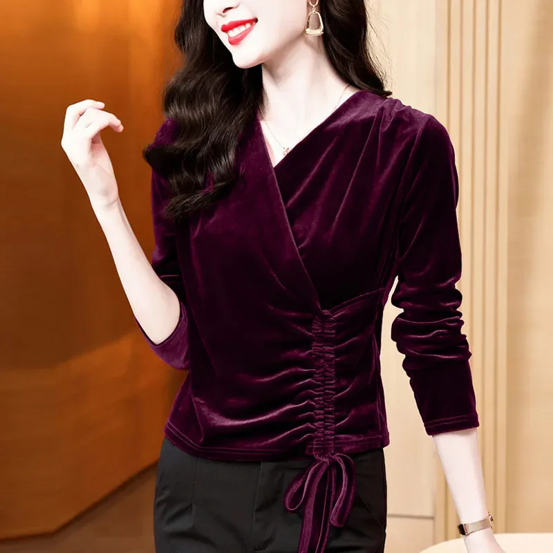 شيك المخملية المرأة الخامس الرقبة الدانتيل قاعدة قميص 2025 ربيع الخريف موضة جديدة سليم نوبل الحلو طويلة الأكمام تي شيرت