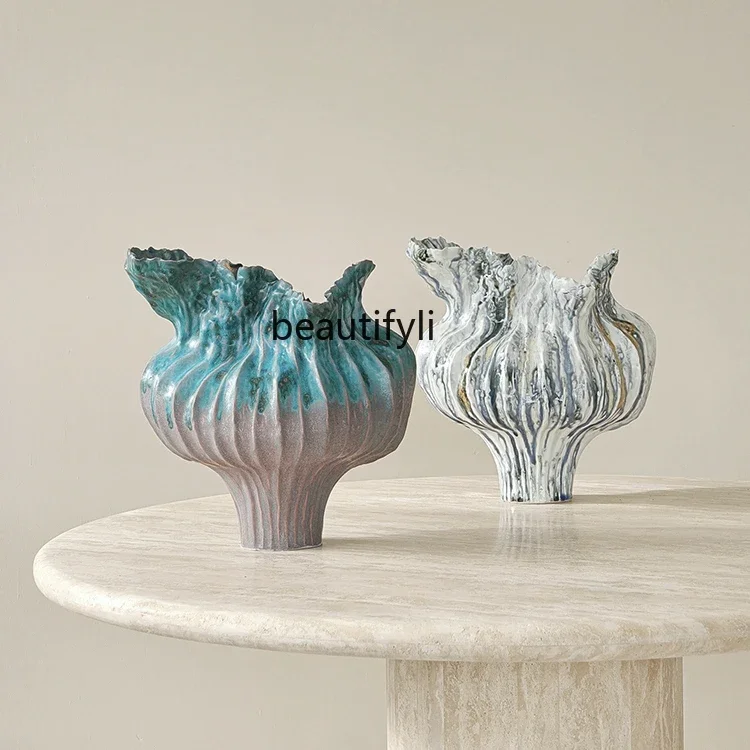 Simple and light luxury, kiln-changed glaze living room club tea room handmade art vase ornament