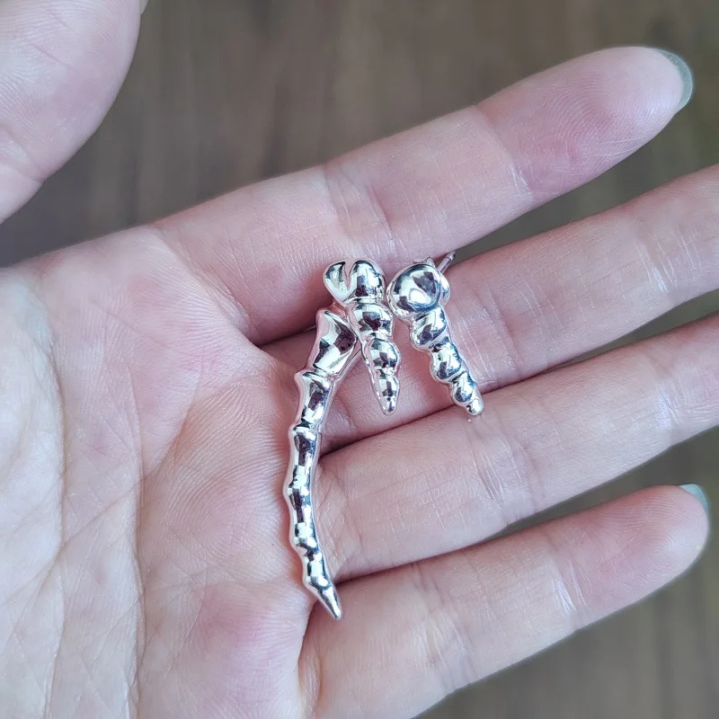 

2026 European and American new hot selling niche design irregular earrings, suitable for casual and fashionable matching