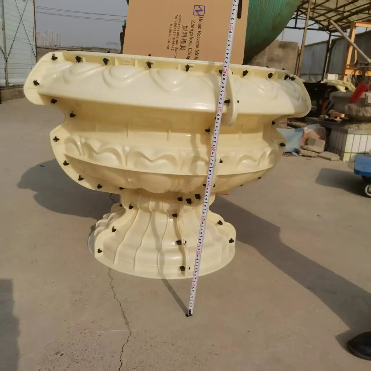 

100*70cm New Design Popular Design Precast Garden Decorative Concrete Large Planter Flower Pot Plastic Molds for Sale