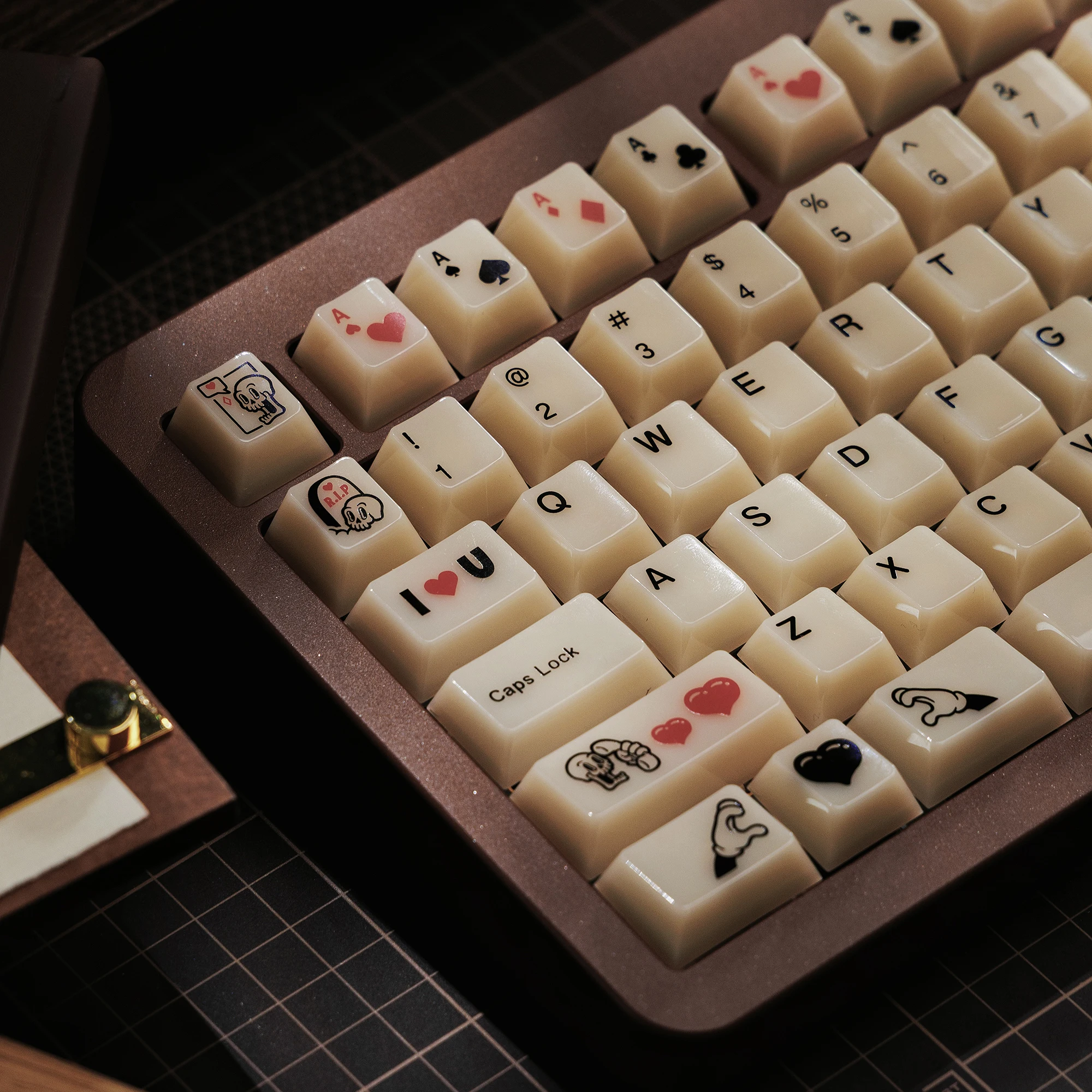 Domikey X JOE Rubber Love Keycap Cherry Profile PC backlit keycap Silk Screen for mx keyboard 104 xd64 xd68 BM60 BM65 BM68 BM80
