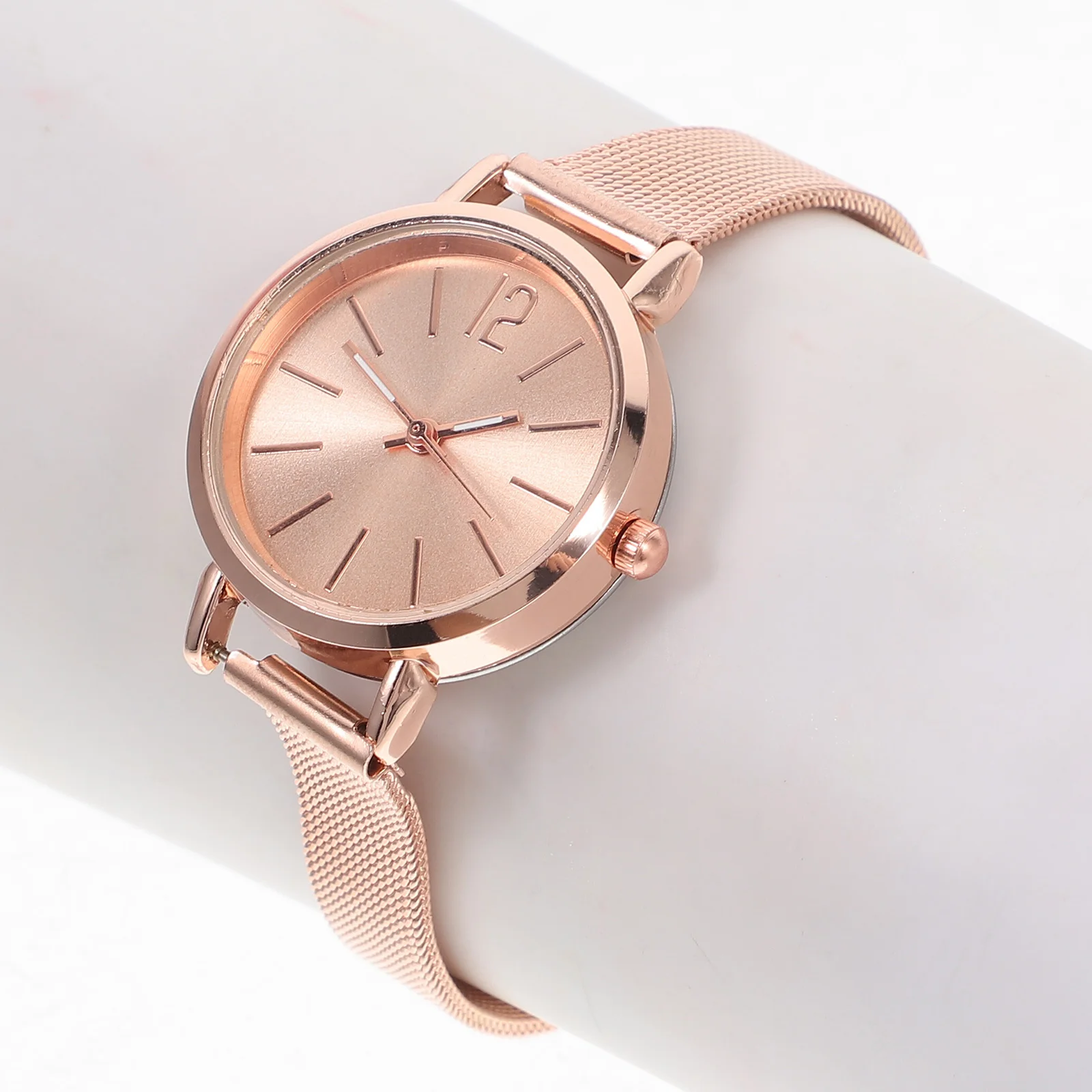 قطعة واحدة من ساعة كوارتز نسائية بحزام شبكي ذهبي وردي أنيق وبسيط للهدايا والارتداء اليومي وأعياد الميلاد وعيد الميلاد