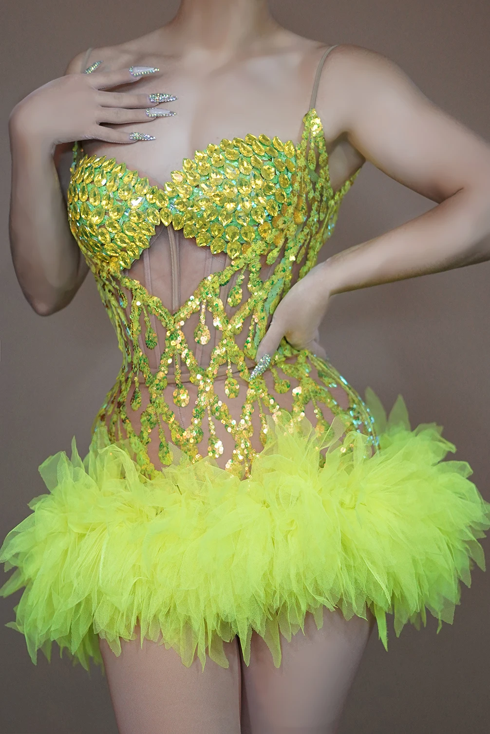 

Sexy Halter Butt Dress Rhinestone Sequined Ballet Dress Nightclub Birthday Party Club Singer Dance Performance Drag Queencostume
