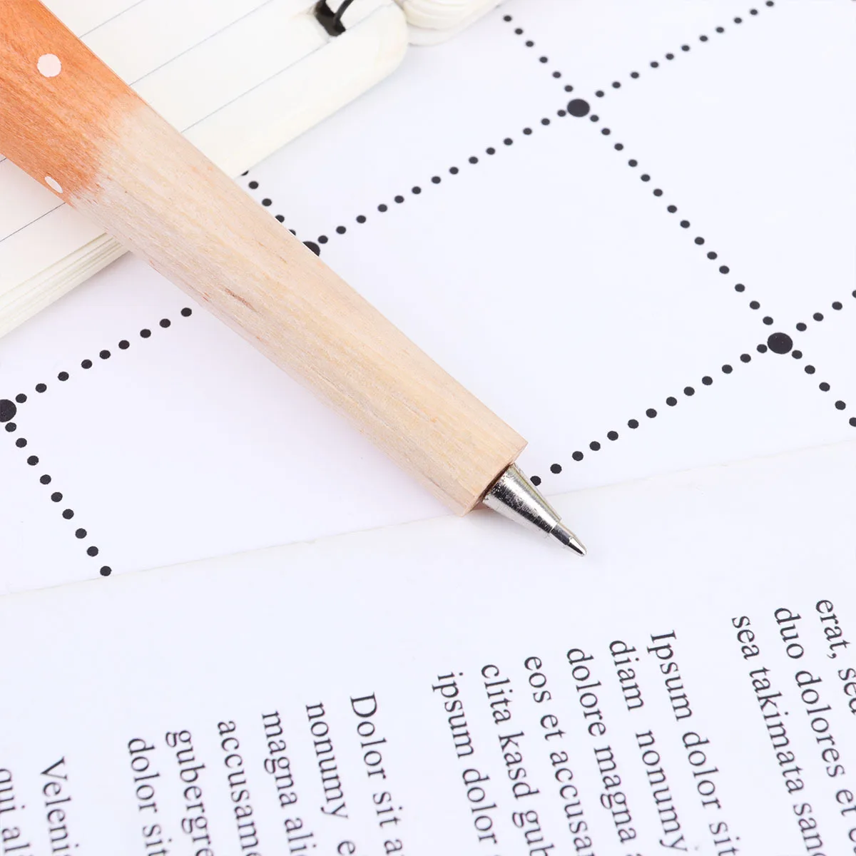 

Wooden Carving Sika Deer Gel Pen Creative Lightweight Smooth Writing School Stationery Graduation Birthday Gift