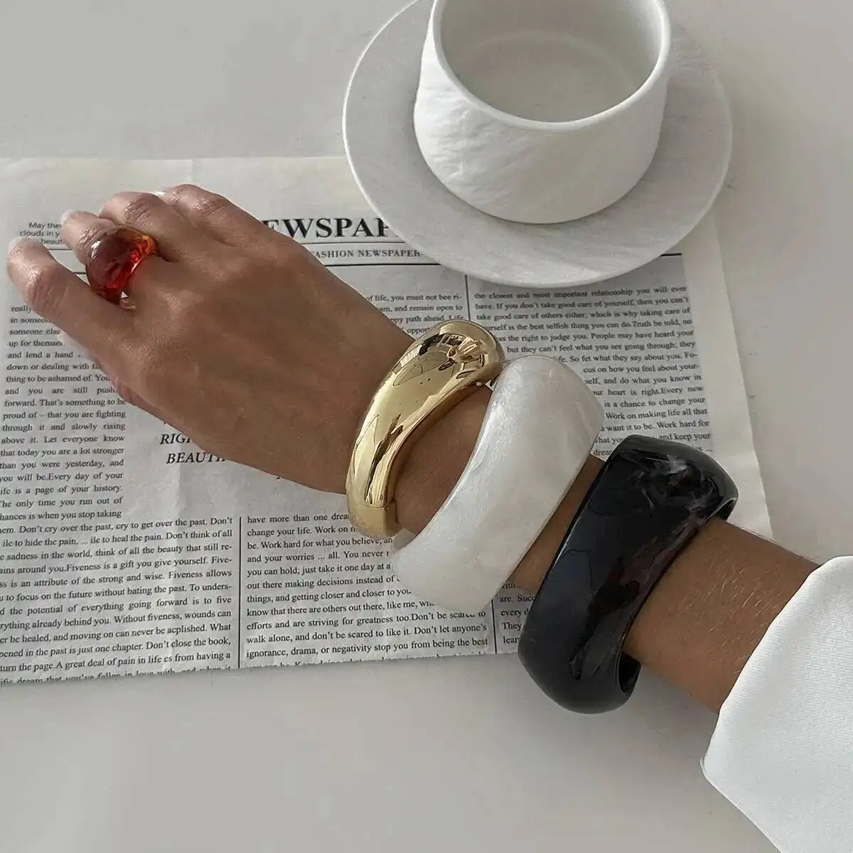 

Lacteo Exaggerated Stackable Chunky Resin Acrylic Wide Bangle Bracelet 2026 New Kpop Fashion Party Femme Charm Jewelry Gift