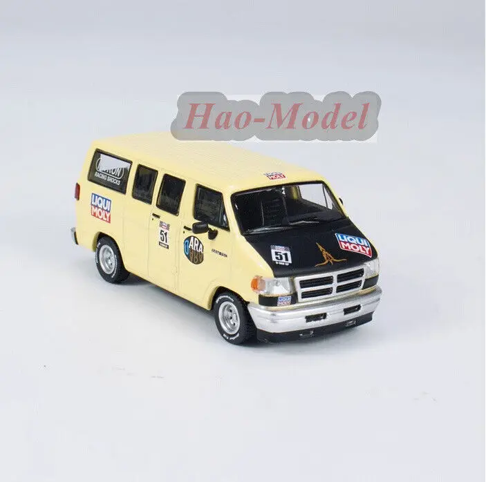 Tarmac Works 1:64สำหรับ Dodge Van โมเดลรถยนต์จำลองของเล่นเด็กชาย kado ulang tahun แสดงงานอดิเรกสีเหลือง