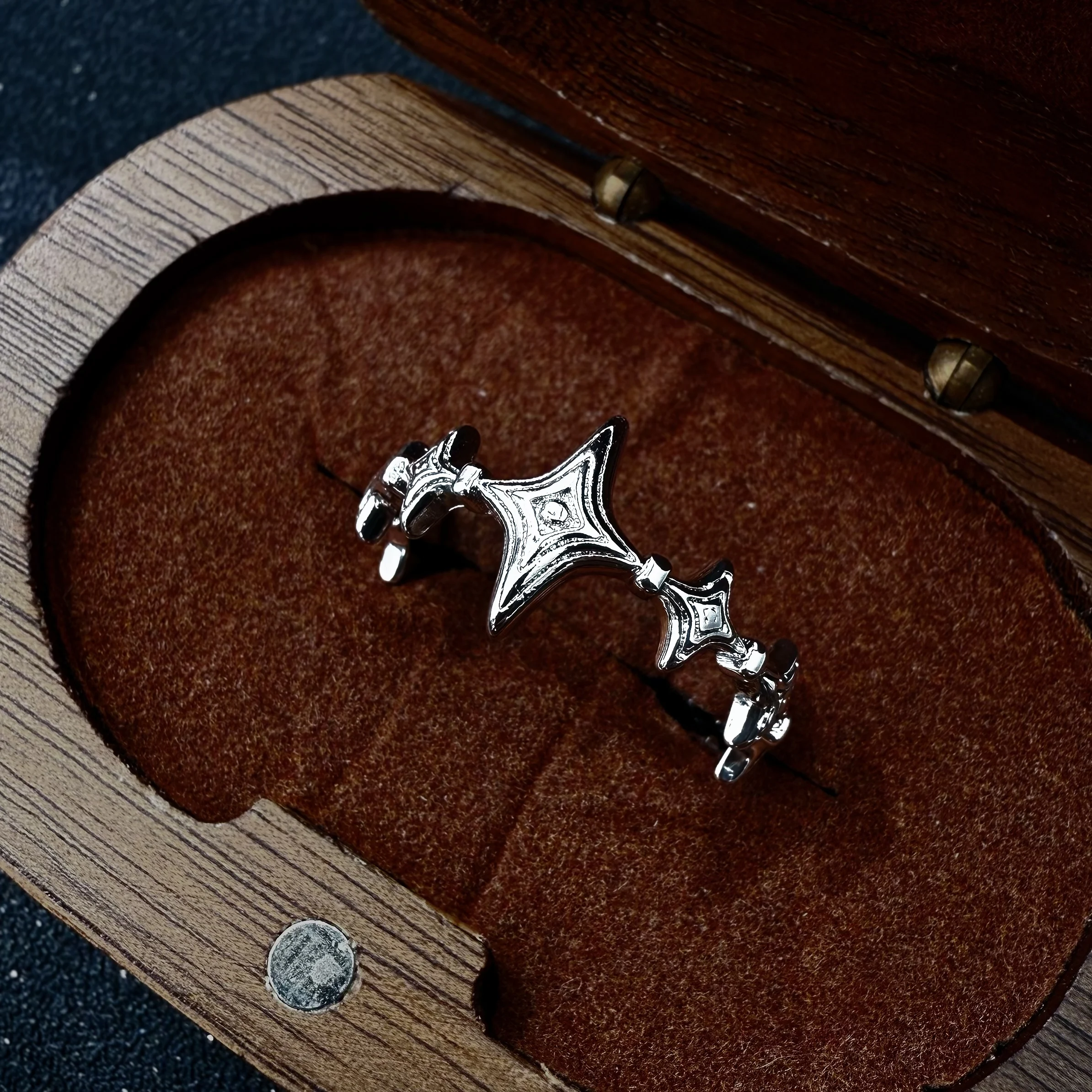 Retro Funkelnde Sterne Verstellbarer Offener Ring für Frauen Versilbertes Messing Gothic Punk Edgy Schmuck Trendige Accessoires Geschenk für Sie – Detail 9