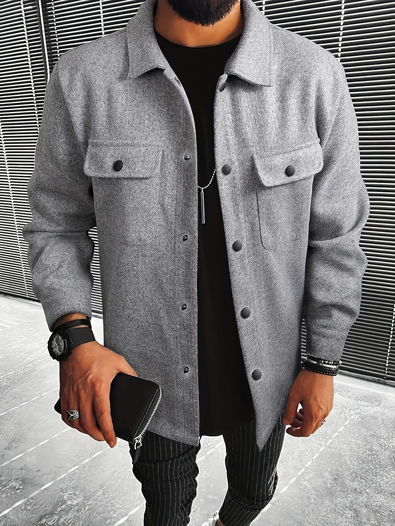 سترة صوفية جديدة للرجال لخريف 2025 بلون سادة معطف بياقة وزر أمامي وجيب قلاب