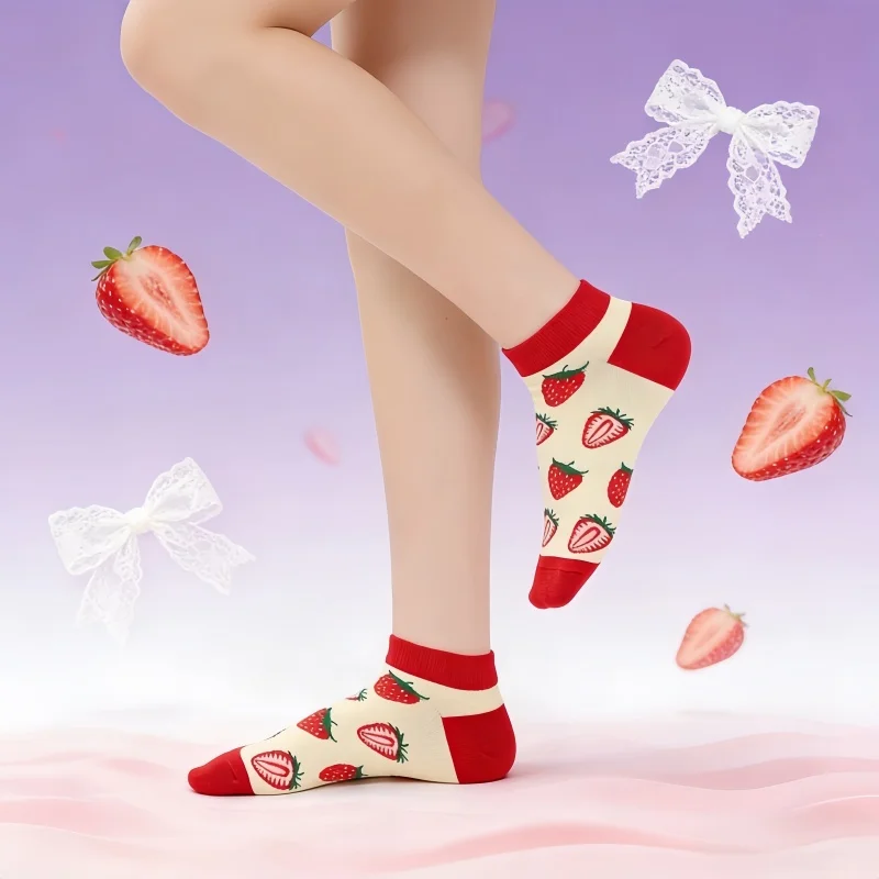 1 pair Sweet Strawberry Print Ankle Socks,Red-White Contrast Cute  Socks