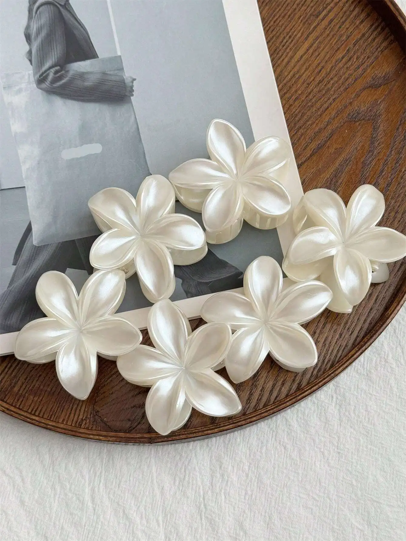 

6 шт. больших акриловых заколок для волос в форме цветов с искусственным жемчугом, белые, для женщин, в отпускном стиле