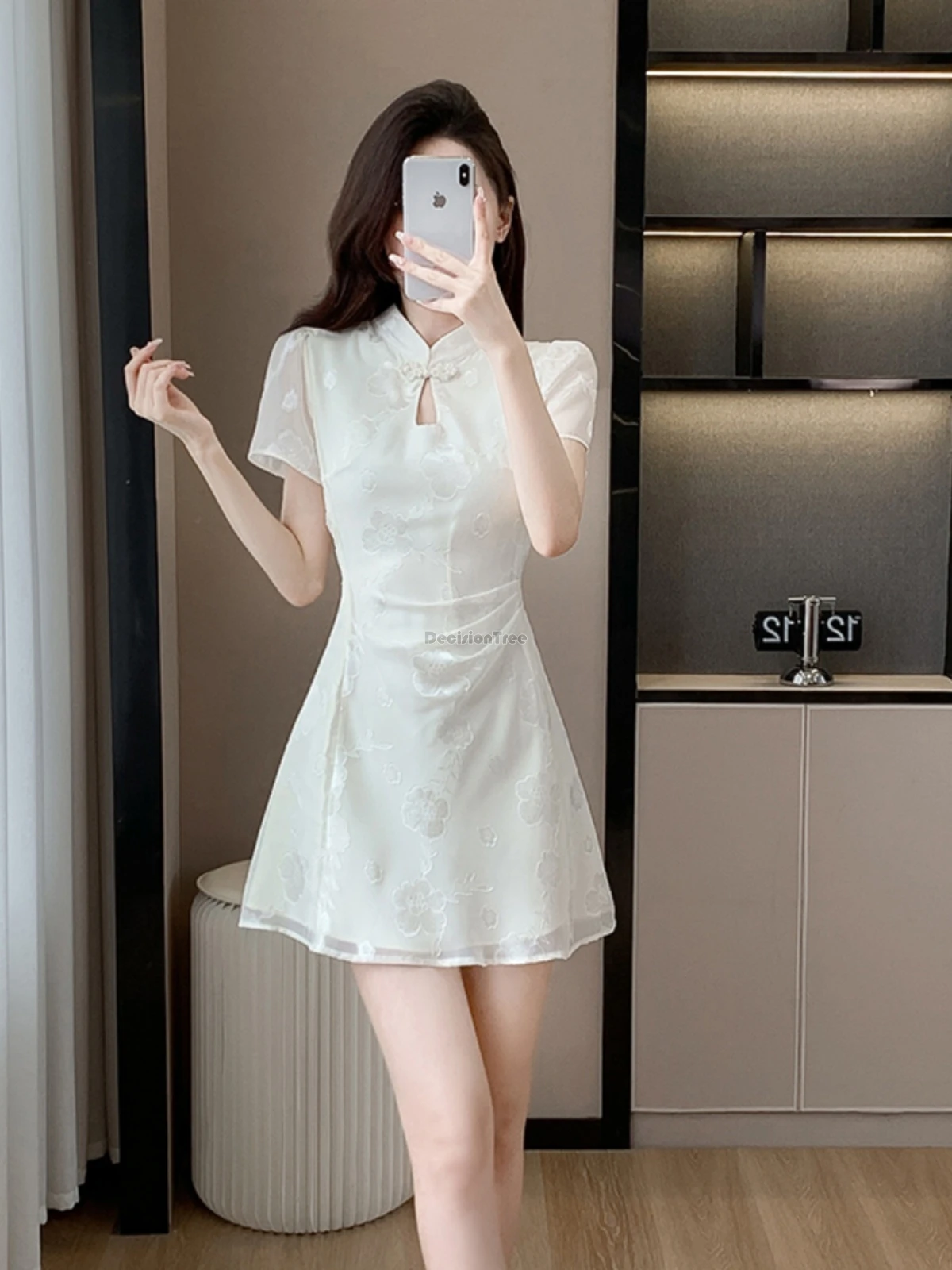 

2025 китайское улучшенное ретро-модное жаккардовое платье Cheongsam для женщин, пряжа с коротким рукавом и воротником-стойкой, утягивающее qipao t001