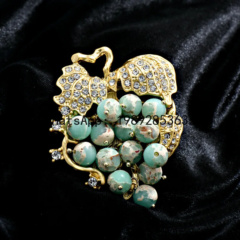 PYJ Grape Brooch Women's Metal with Crystal Leaves Year of the Horse Commemorative High-end Light Luxury Brooch