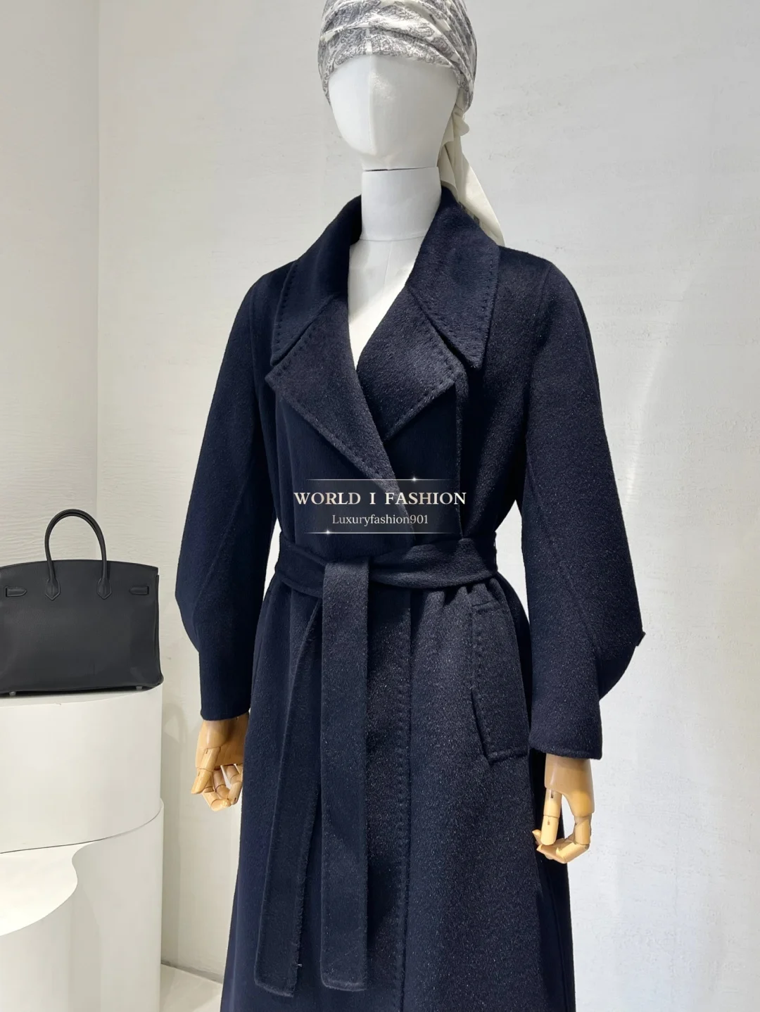 

2025 элегантный темно-синий плащ с длинными рукавами и большими лацканами для женщин