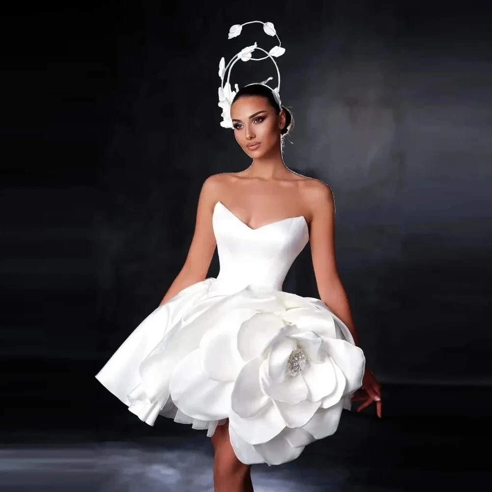 

2025 Strapless Mini Bloom Bridal Dress Garden Pure White Handmade Flower Short Cocktail Party Dresses Lace Up Back