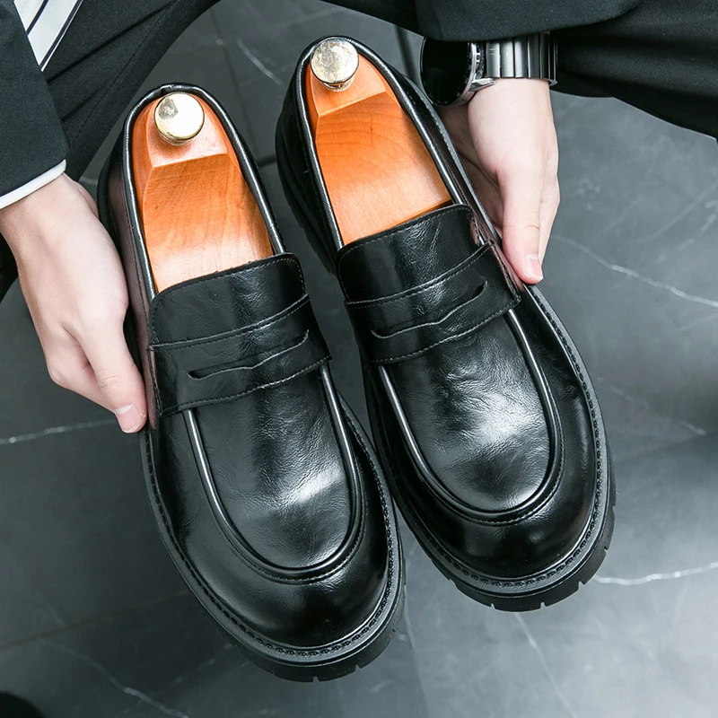 

Кожаная мужская официальная обувь, элитный бренд 2025, мужские лоферы, модельные мокасины, дышащие черные туфли без шнуровки, большие размеры 38-46