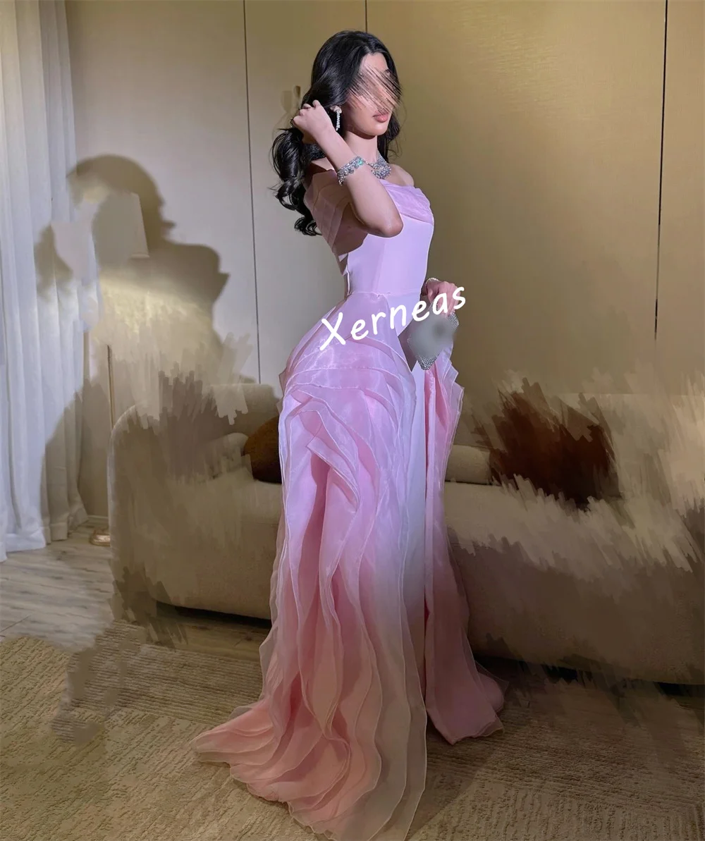 فستان سهرة عالي الجودة مخصص بطيات مكشوفة الكتفين فساتين طويلة مناسبة مخصصة للحفلات على الطراز الحديث