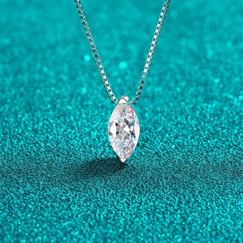 

Horse Eye Moissanite Necklace Pt950 Platinum Women 1 Carat Diamond Pendant Light Luxury Temperament Box Chain Fine Jewelry