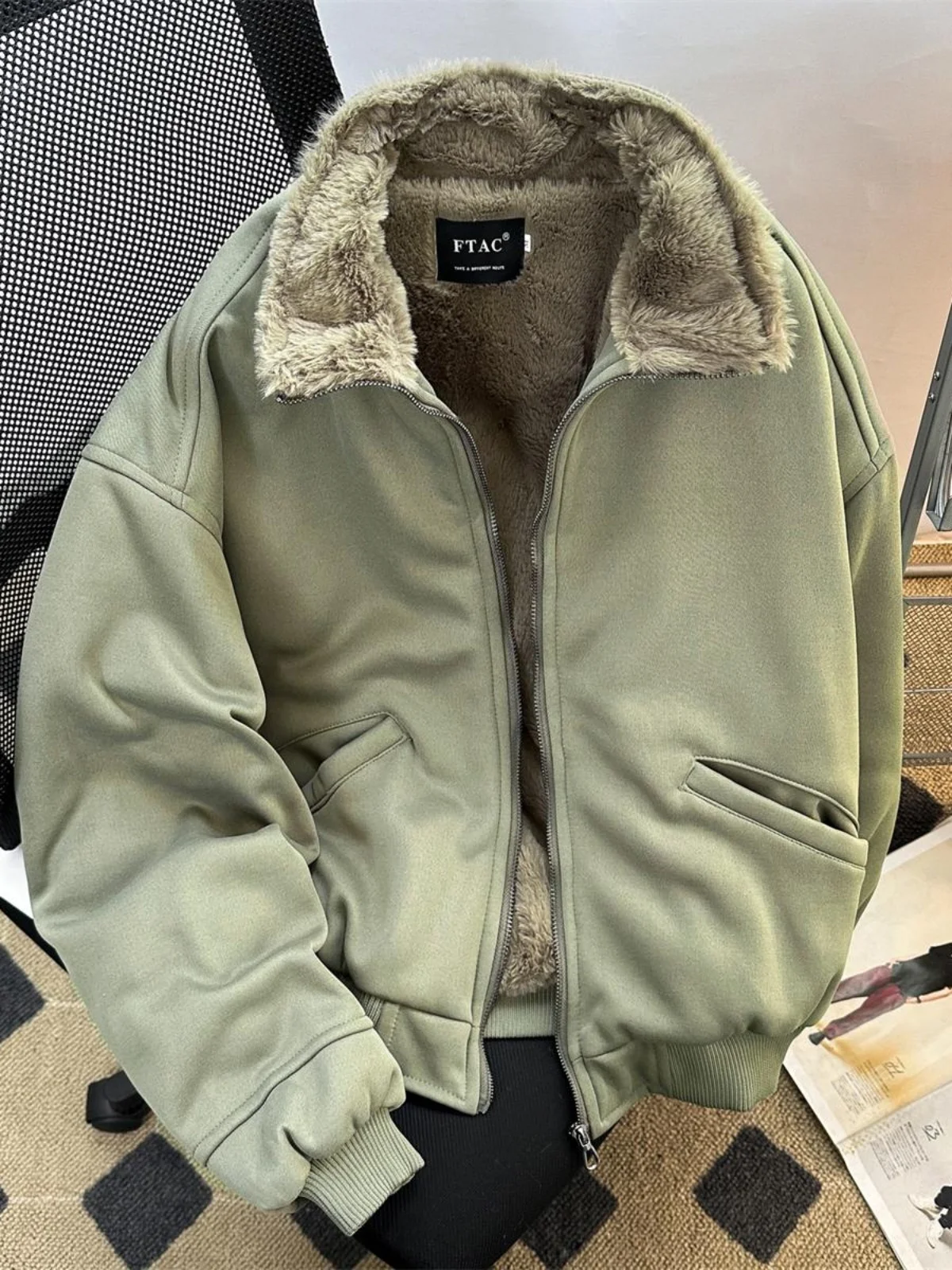 

Утепленная хлопковая куртка из овечьей шерсти для мужчин, в американском ретро-стиле, с воротником-стойкой, зимняя, трендовая, свободного кроя, для пар, с длинными рукавами