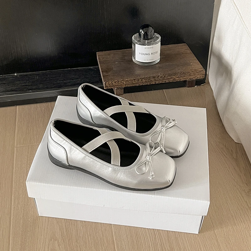 

Французские туфли-балетки, с квадратным носком, на низком каблуке, в иностранном стиле, женские туфли Мэри Джейн, в нежном стиле, с неглубоким вырезом.