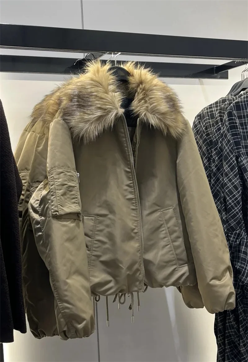 Jaket Wanita 2025 Musim Gugur/Musim Dingin Gaya Baru Khaki Jaket Katun Lengan Panjang dengan Kerah Bulu Longgar Hangat dan Kasual Modis