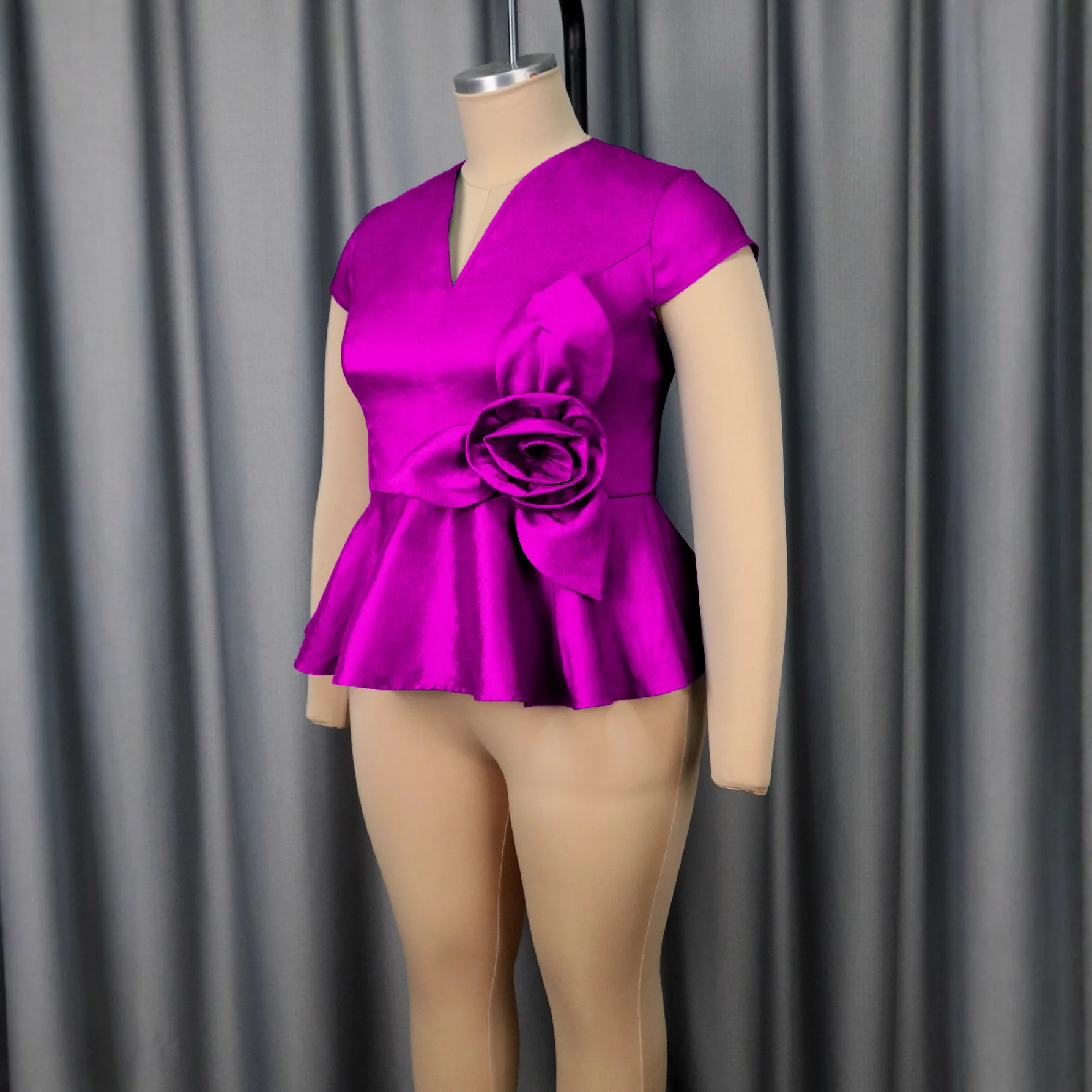 Design Sense-Top Sexy con cuello en V, manga corta, cintura tridimensional con flores, volantes, banquete, desplazamientos, camisa versátil, Tops elegantes