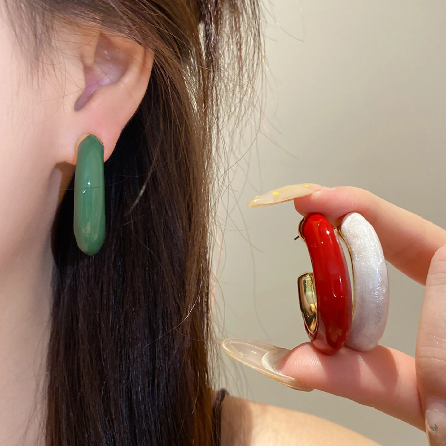 Personalized Creative Retro Metal Oval Geometric Earrings for Women Light Luxury Versatile Design Stud Earrings Charm Jewelry