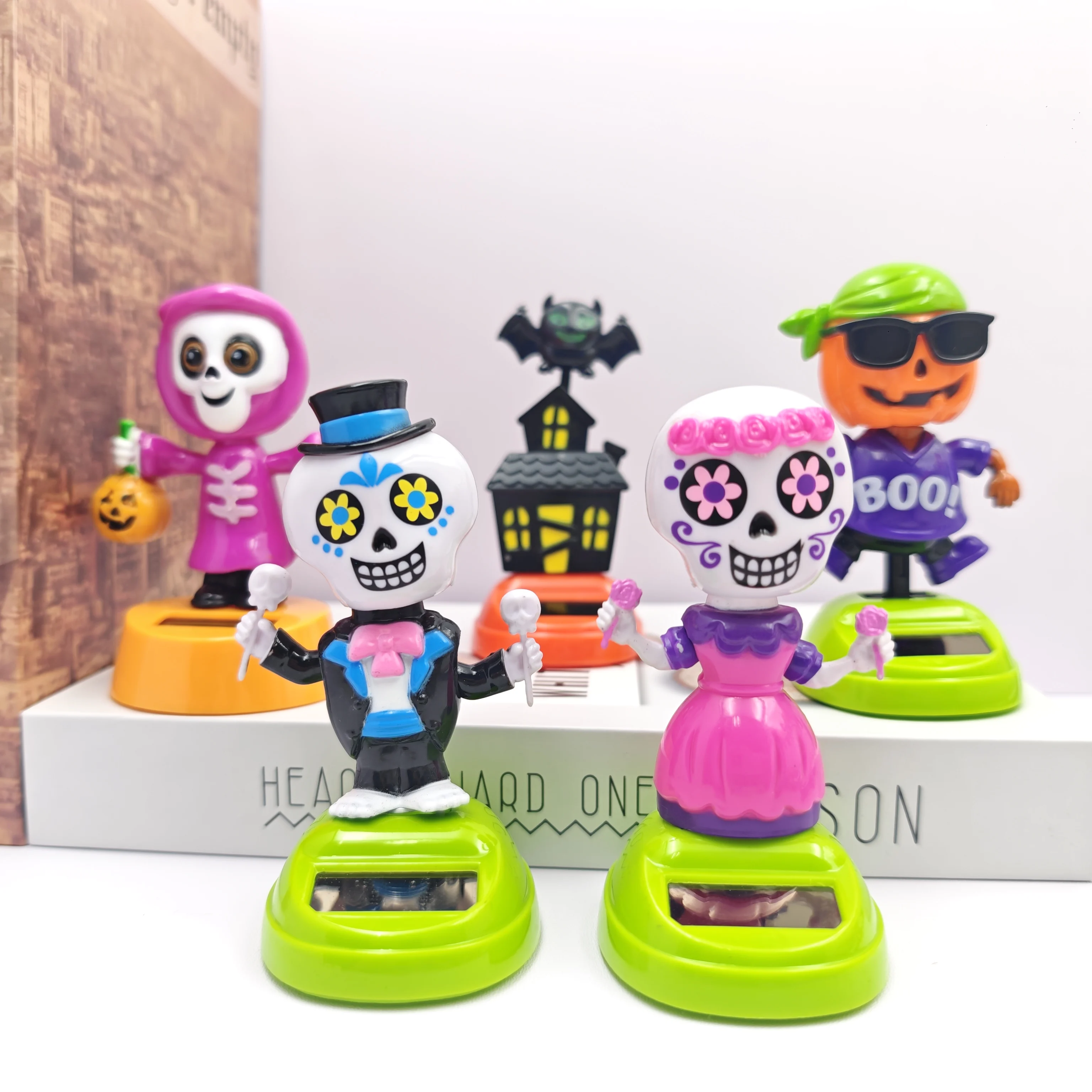 Neue Halloween-Auto-Ornamente, Totenkopf-Auto-Innendekorationen, Halloween-Geschenke, Heimdekorations-Ornamente