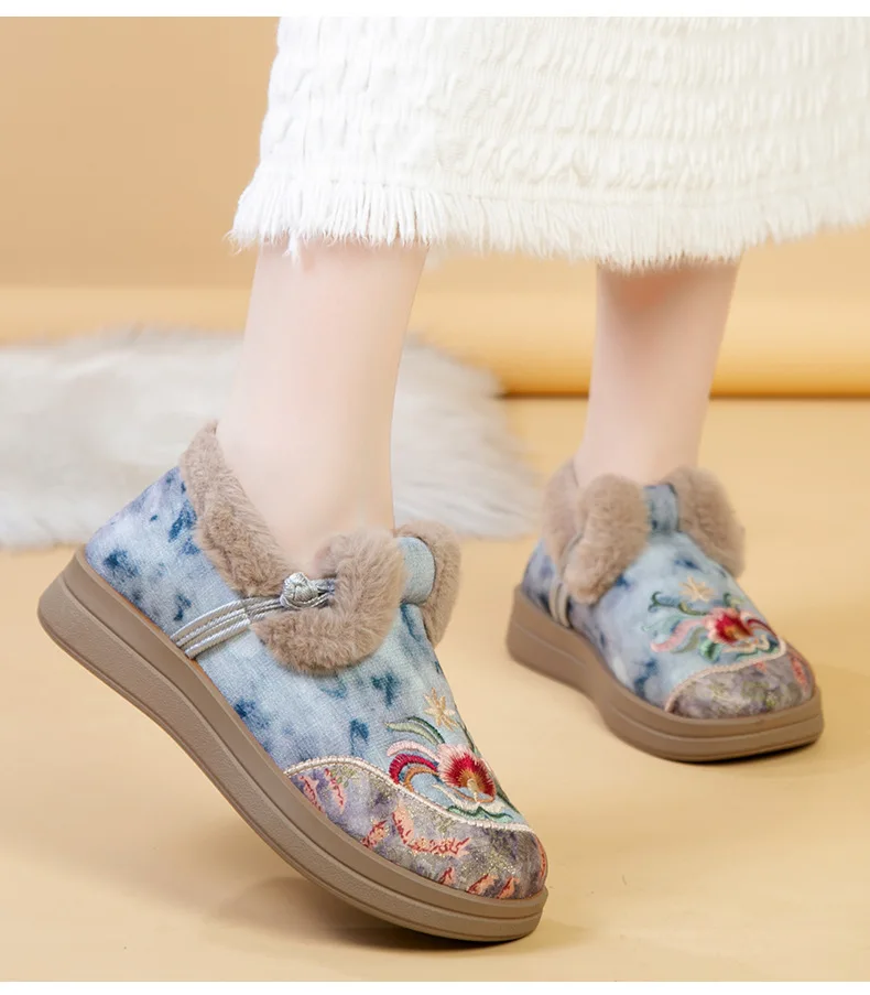 Damen-Winterschuhe mit Fleece-Futter, bestickt, im chinesischen Stil, mit Froschknopf, zum Hineinschlüpfen, rutschfeste, dicke Sohle, warme Freizeitschuhe. – Detail 12