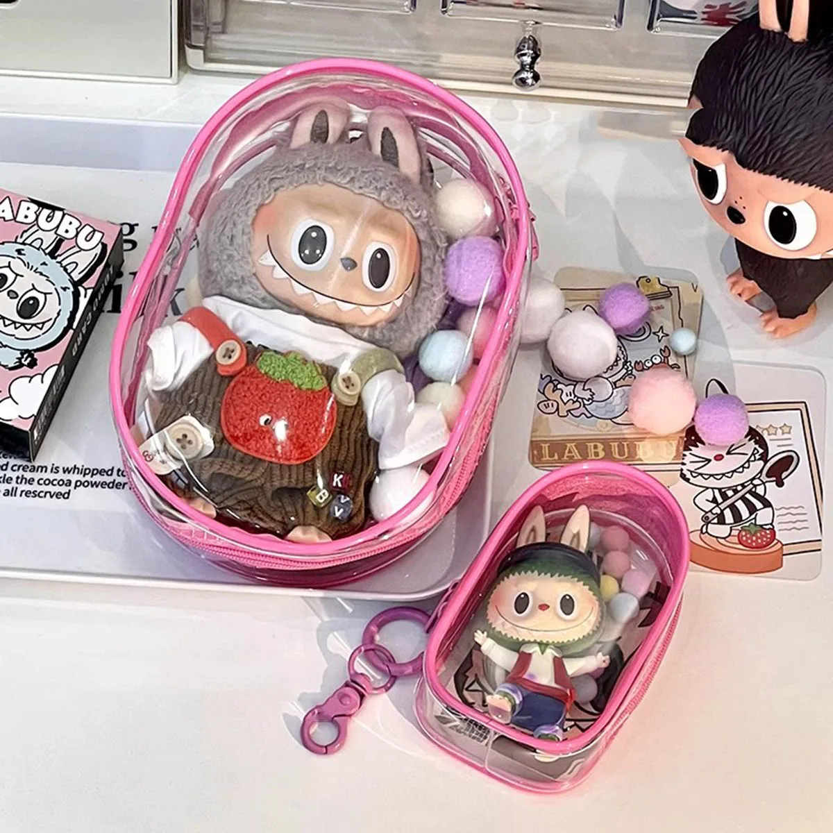 Bolsa para llavero, organización de muñecas, estuche de almacenamiento de juguetes con bola de felpa, bolsa transparente de PVC, caja organizadora misteriosa