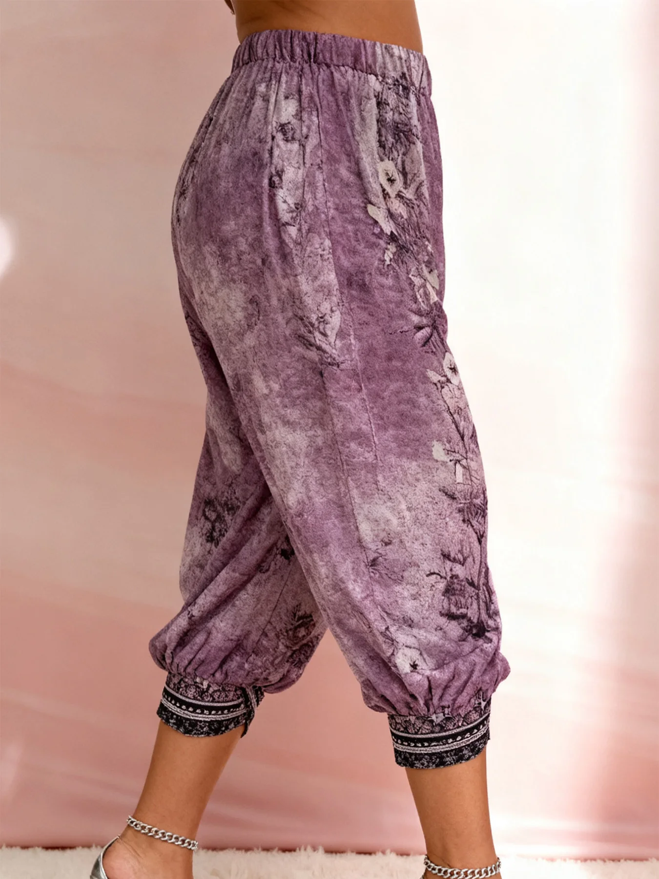 Retro Blended Floral Brushstroke Print Plus Size High Waist Wide Leg Capri Pants, Plush Breathable Comfort Stylish Casual All Season Outdoor Printed Trousers Diverse Color Range For Curvy Females image 5