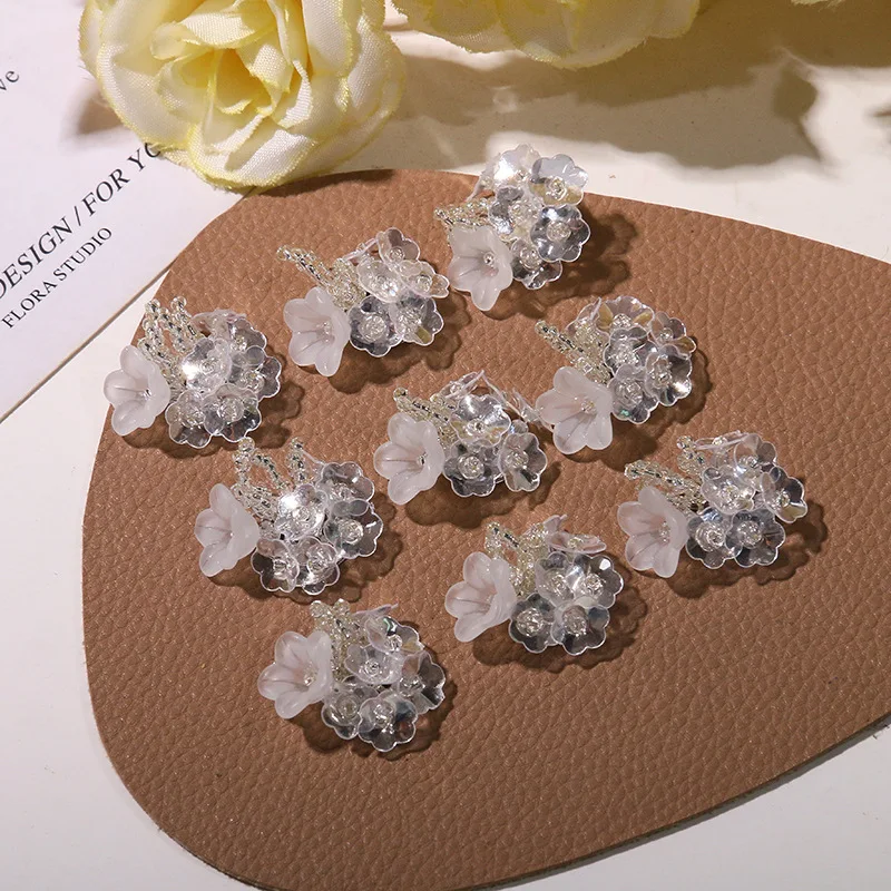 Shoe Charms 1Pc Handmade Beaded Silver Sequin Lily Cluster DIY Delicate Decor for Clogs Jelly Crystal Shoes Korean Luxury Style