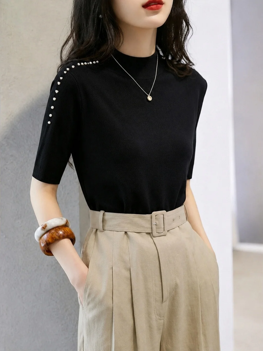 Slimming Knitwear Short Sleeve Commute Design Sensation Small Audience European Goods Silk Top Half High Collar Regular Length