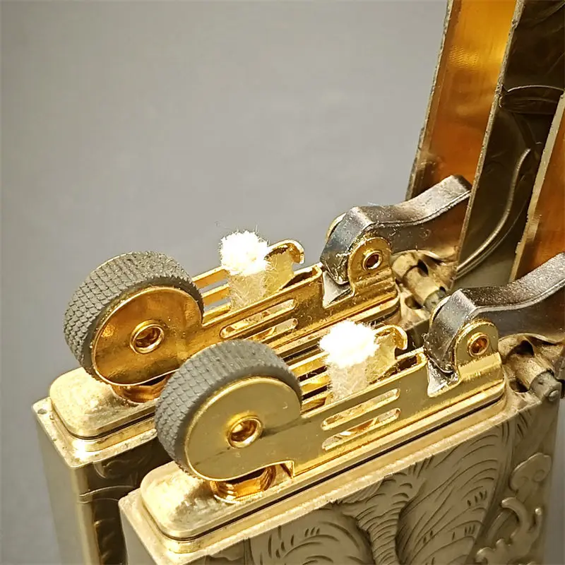 Small Heavy Armor Kerosene Lighter, Brass Carving Relief, Ultra-thin Integrated Bottomless Mark, High-end Gift, Multi-patterned - Image 6