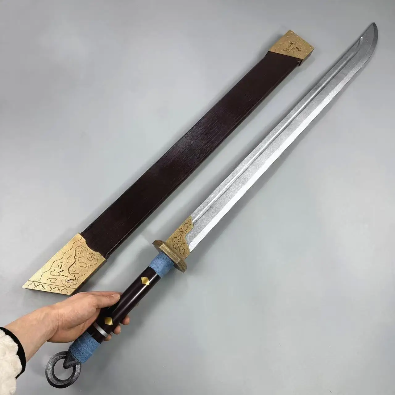 Drie uur 's ochtends Zwaardwapens Spel waar de winden samenkomen Cosplay Prop Halloween Kerst Fancy Party Kostuumaccessoires