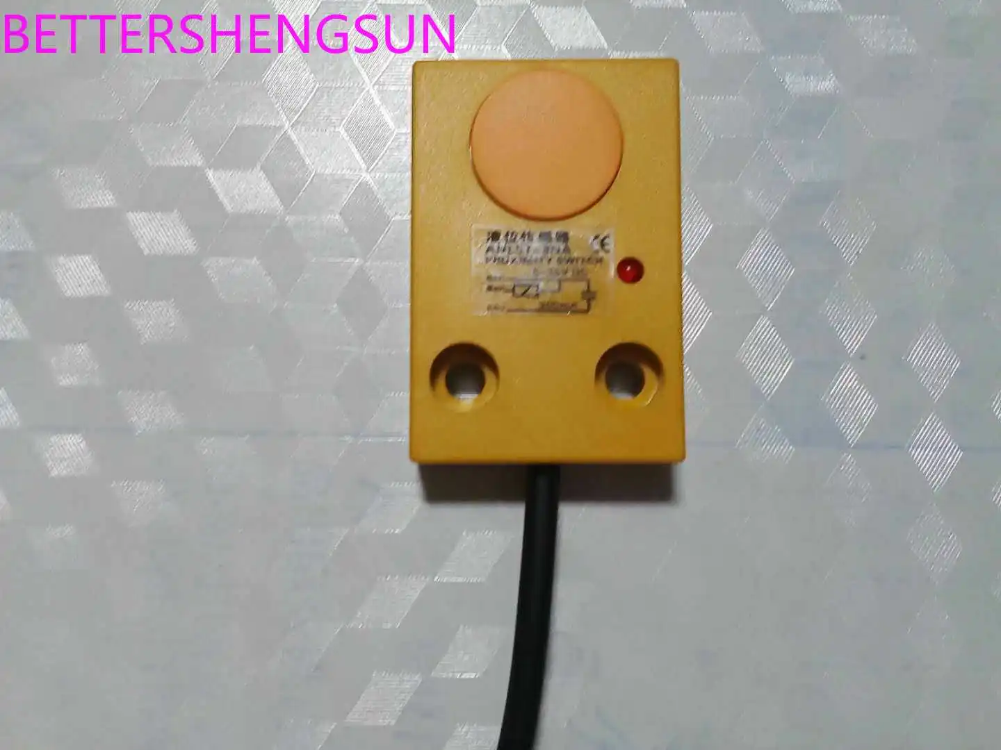 Water level sensor alarm automatic water level detection non-contact external paste type liquid level device DC24V