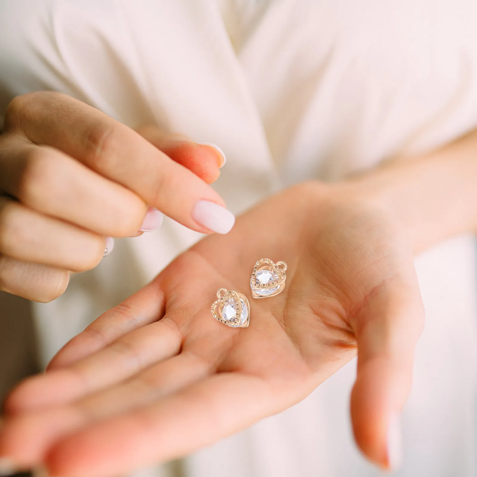 

50Pcs Heart Shaped Crystal Alloy Pendants for DIY Jewelry Bag Decor Costume Headband Phone Case Decoration Craft Supplies