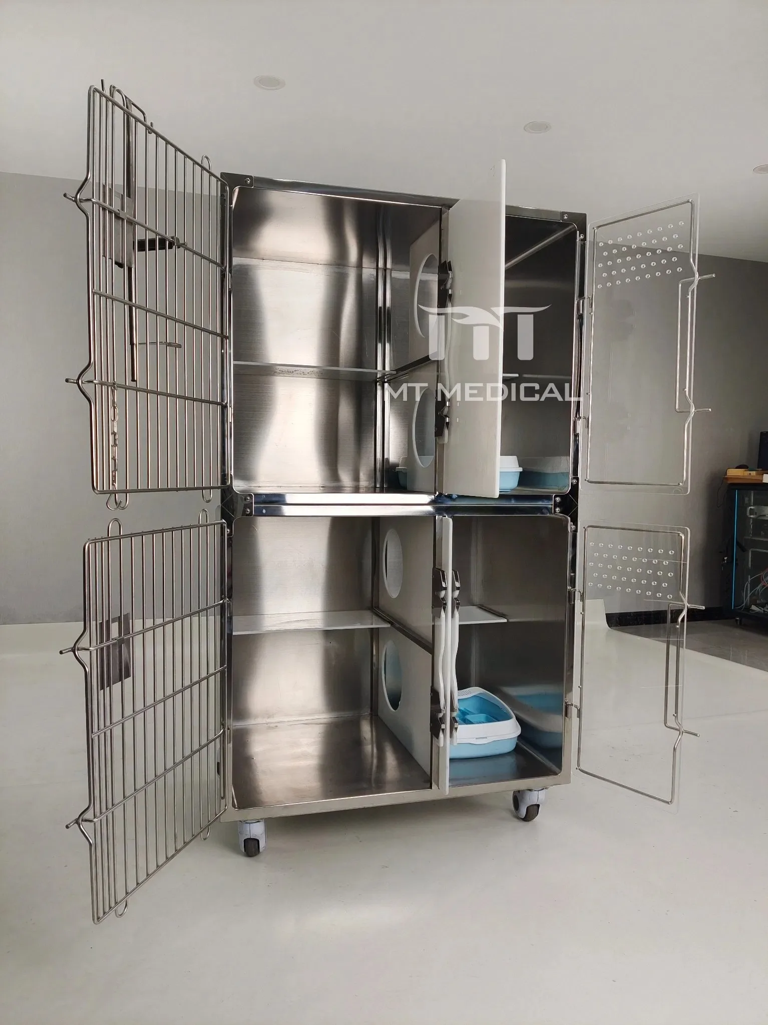 

China Factory Direct to Sell 304 Stainless Steel Luxury Cat Dog Cage Separate Eating Leisure and Sanitation Areas Hospital Cage