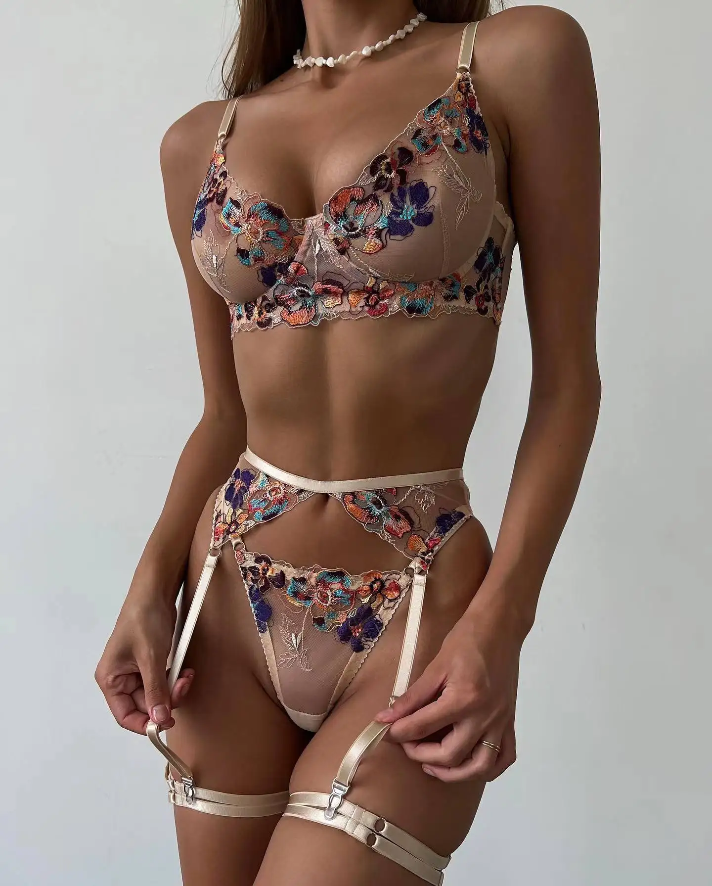 

Erotic Female Lingerie Sets Floral Embroidery Sexy Transparent Underwear Garters 3 Piece Lingerie Women Bra and Panty Sets