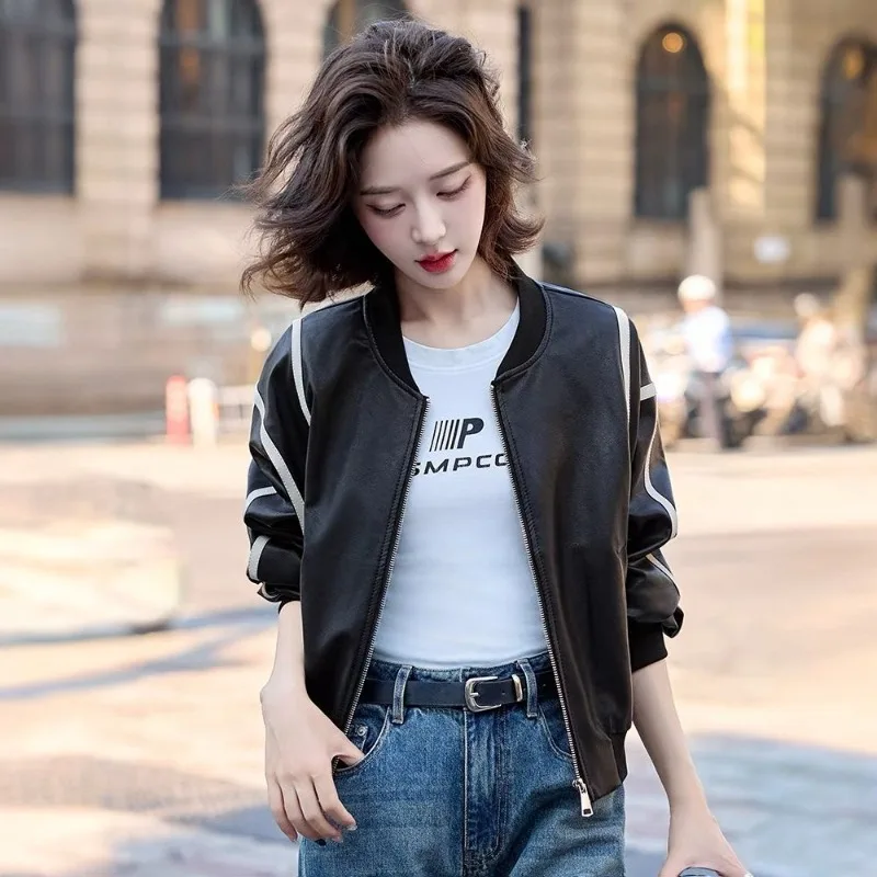 ​ 2025年 レディース ショート丈 レザー ベースボールコート ゆったりフィット 細見えジャケット 小柄体型向け 春秋 ストリートウェア 必需品 ​