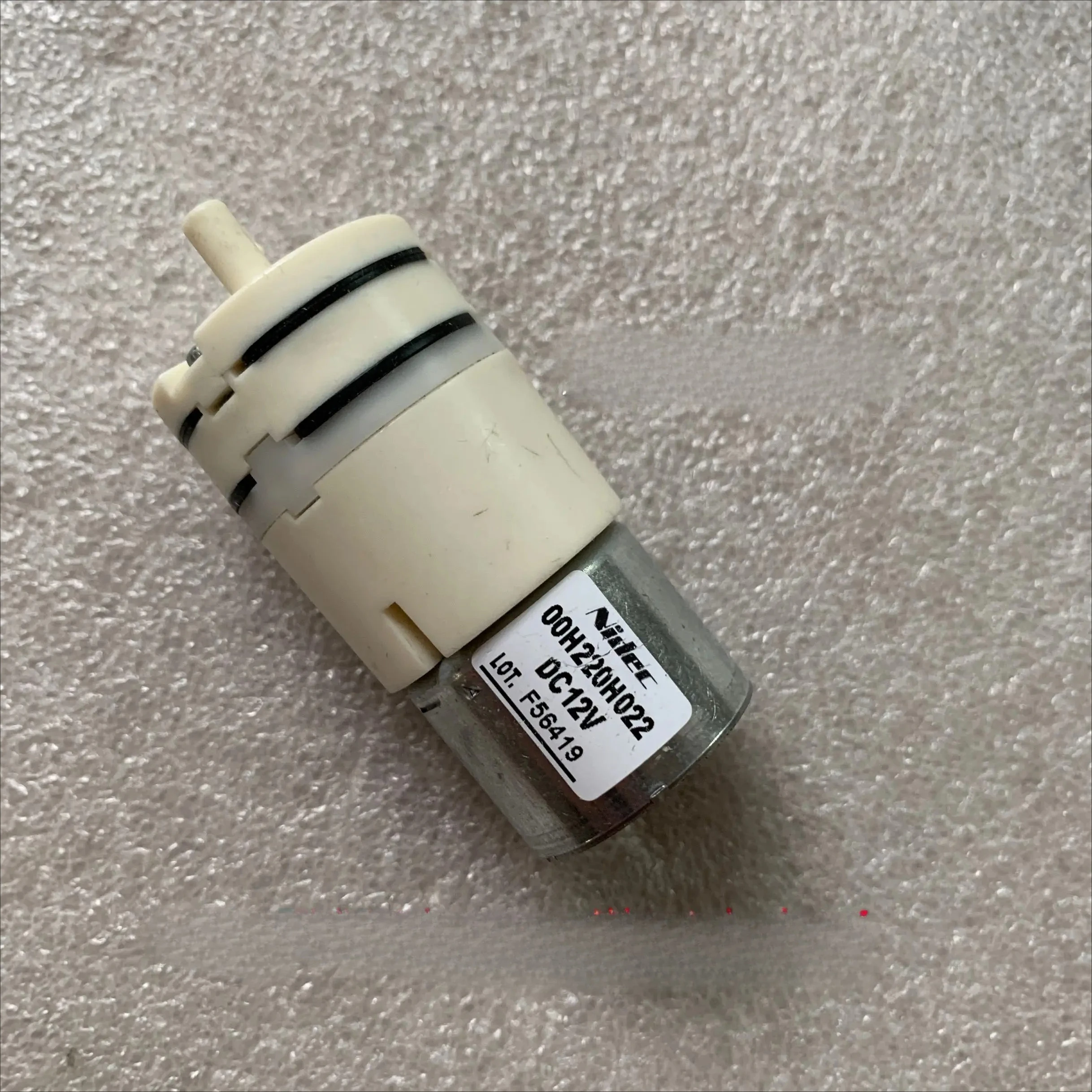 

Micro Vacuum Pump 12V Diaphragm Pump Negative Pressure Pump Small Air Oil-free Air Small 90% New
