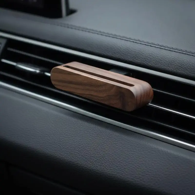 【CR】Car Vent Clip Aromatherapy Diffuser 1 Set Wood Essential Oil Holder Natural Wood Grain Freshens Car Air Quickly